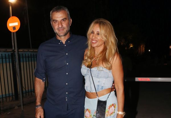 Γωγώ Μαστροκώστα: Το «αντίο» του Τραϊανού Δέλλα και της κόρης τους | imommy.gr