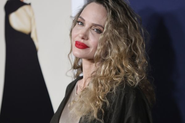 Αντζελίνα Τζολί: Πούλησε την έπαυλη που μεγάλωσαν τα δίδυμα | imommy.gr