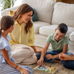 Authoritative parenting: Παιχνίδια που χτίζουν συνεργασία, αυτοπεποίθηση και όρια