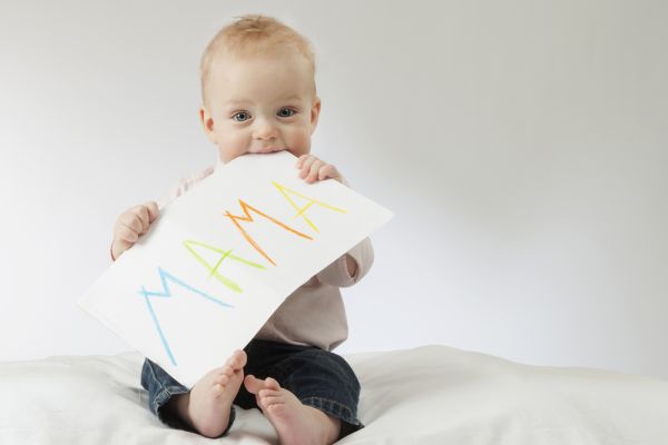 Πότε τα μωρά λένε «μαμά» και «μπαμπά»; | imommy.gr