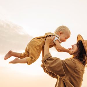 Από το πρώτο βήμα στα «terrible twos»: Έτσι ξεκινά η μεγάλη εξερεύνηση για το παιδί
