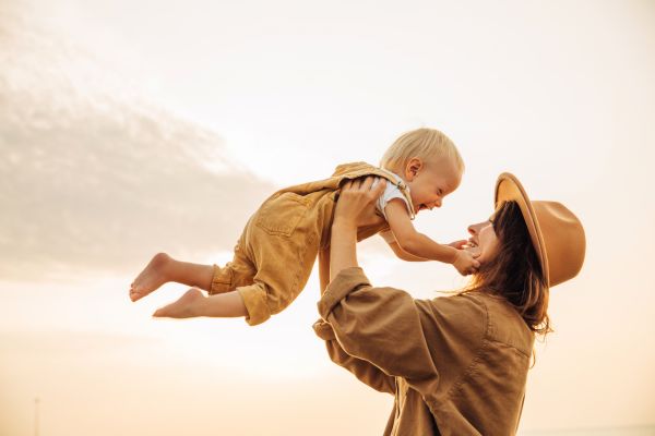 Από το πρώτο βήμα στα «terrible twos»: Έτσι ξεκινά η μεγάλη εξερεύνηση για το παιδί | imommy.gr