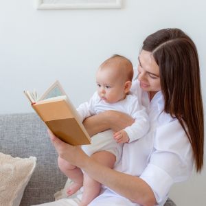 Παίξτε με το νεογέννητό σας και ενισχύστε την ανάπτυξή του