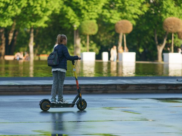 Ηλεκτρικά πατίνια: Γιατί είναι επικίνδυνα για τους ανήλικους; | imommy.gr