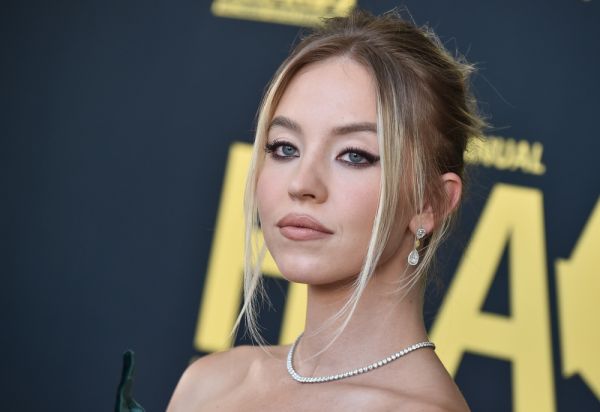 Sydney Sweeney: Γύρισε πίσω στο κυματιστό bob haircut της | imommy.gr