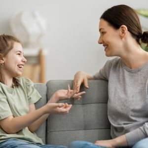 Γονεϊκότητα: Το στυλ ανατροφής που βοηθά τα παιδιά να «ανθίσουν»