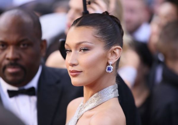 Η Bella Hadid μας έδειξε το πιο εύκολο hairstyle για το καλοκαίρι | imommy.gr